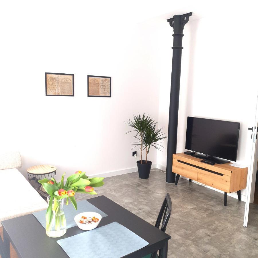 Apartament Z Historia Jelenia Góra Buitenkant foto
